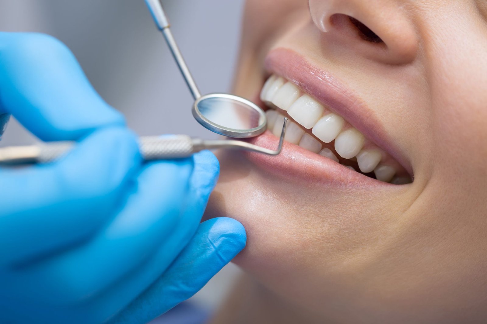 Screening oral health for cavities & gum disease